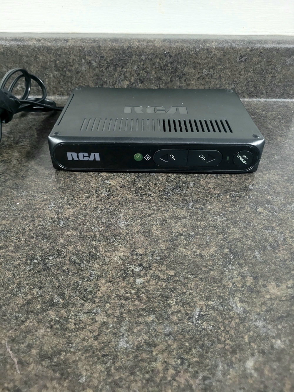 RCA Digital Converter Box Model RCA- DTA800B1L